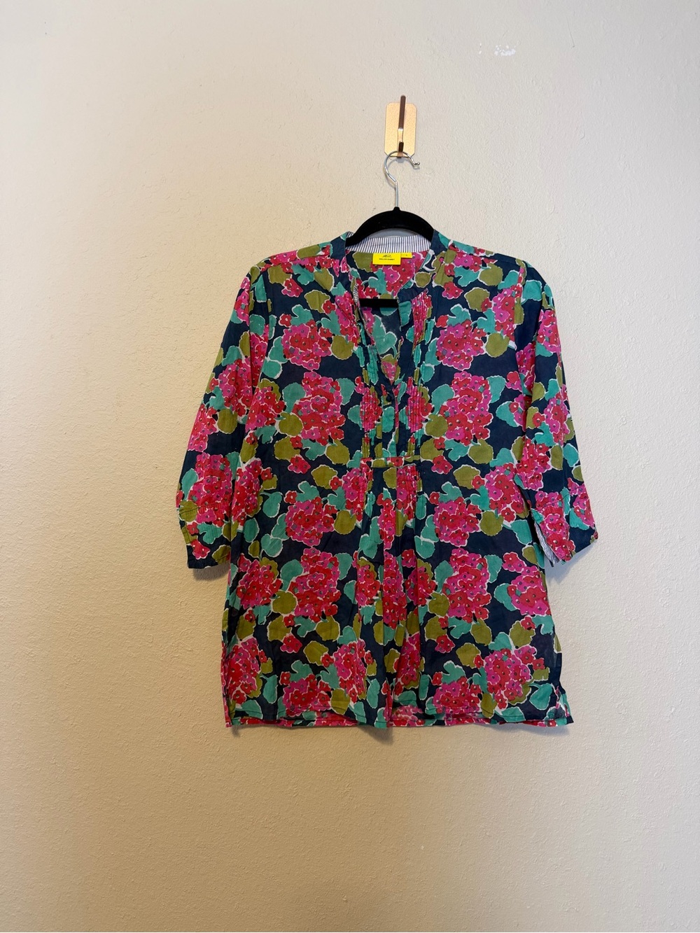 Roller Rabbit floral 3/4 Sleeves Cotton Top Size Small